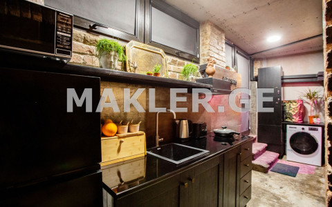  Продается 1 комнатная  Квартира в Чугурети  на пр. Агмашенебели 