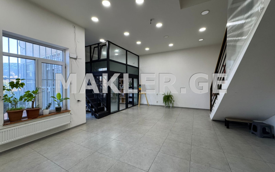 Продается Сдаётся 266 m² площадь Офис в Сабуртало  на ул. Панаскертели-Цицишвили 