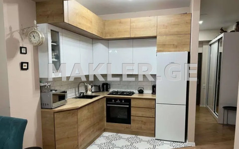  იყიდება 3 ოთახიანი  ბინა საბურთალოზე  მინდელის ქუჩაზე 