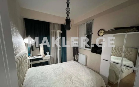  იყიდება 3 ოთახიანი  ბინა საბურთალოზე  მინდელის ქუჩაზე 