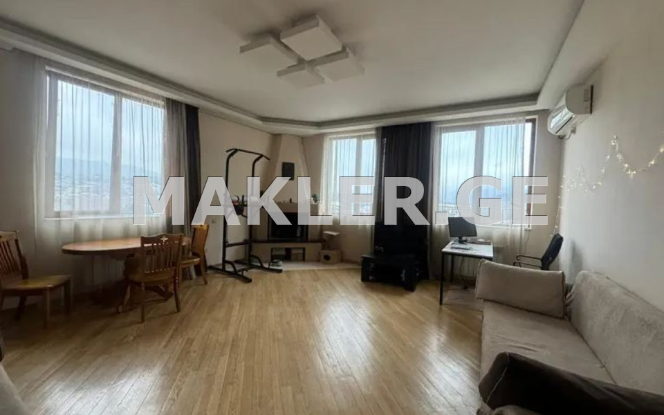  იყიდება 2 ოთახიანი  ბინა მთაწმინდაზე (ძველ თბილისში)  ს. ვირსალძის ქუჩაზე 