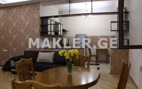  იყიდება 2 ოთახიანი  ბინა მთაწმინდაზე (ძველ თბილისში)  ს. ვირსალძის ქუჩაზე 