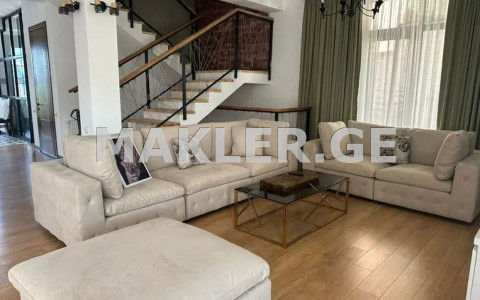  ქირავდება 365 m² ფართობის საკუთარი სახლი მთაწმინდაზე (ძველ თბილისში)  ალ. ჭავჭავაძის II ჩიხში 