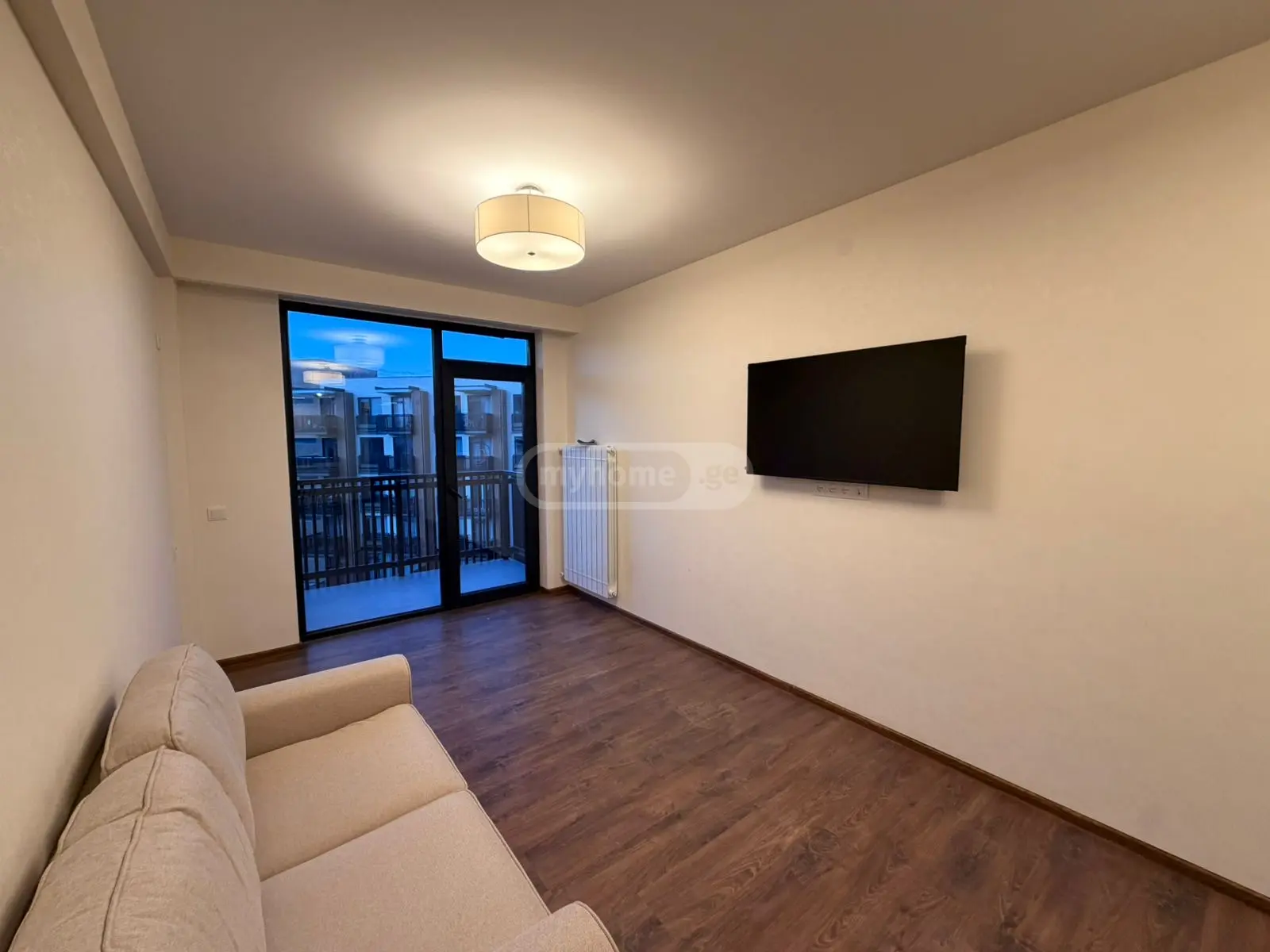  ქირავდება 2 ოთახიანი  ბინა ლისის ტბაზე  ავთო ვარაზის ქუჩა 