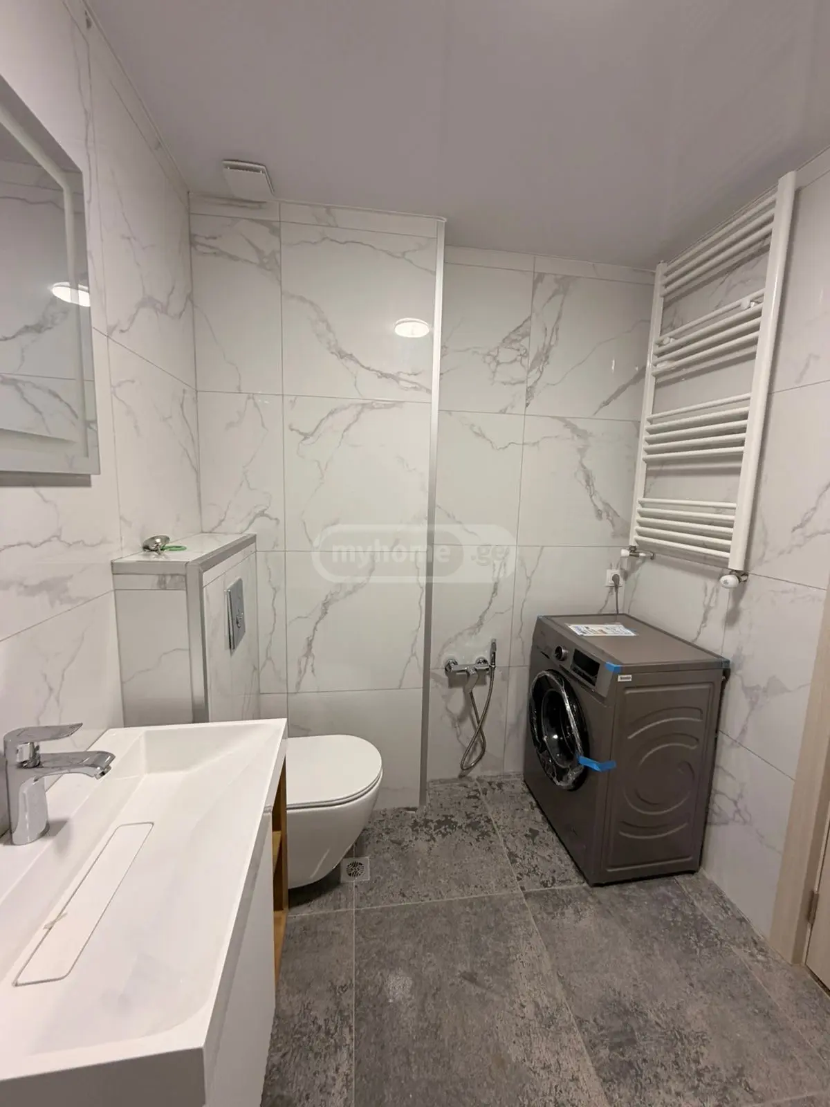  ქირავდება 2 ოთახიანი  ბინა ლისის ტბაზე  ავთო ვარაზის ქუჩა 