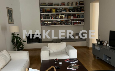  ქირავდება 4 ოთახიანი  ბინა ვაკეში  ა.რაზმაძის ქუჩაზე 