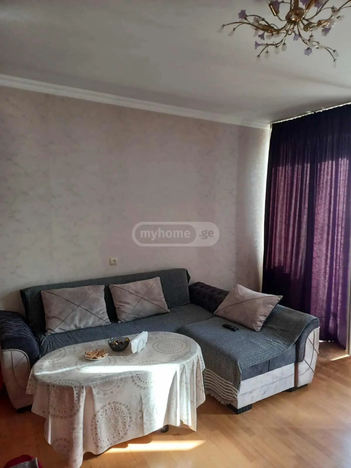  იყიდება 2 ოთახიანი  ბინა საბურთალოზე  დოლიძის ქუჩაზე 