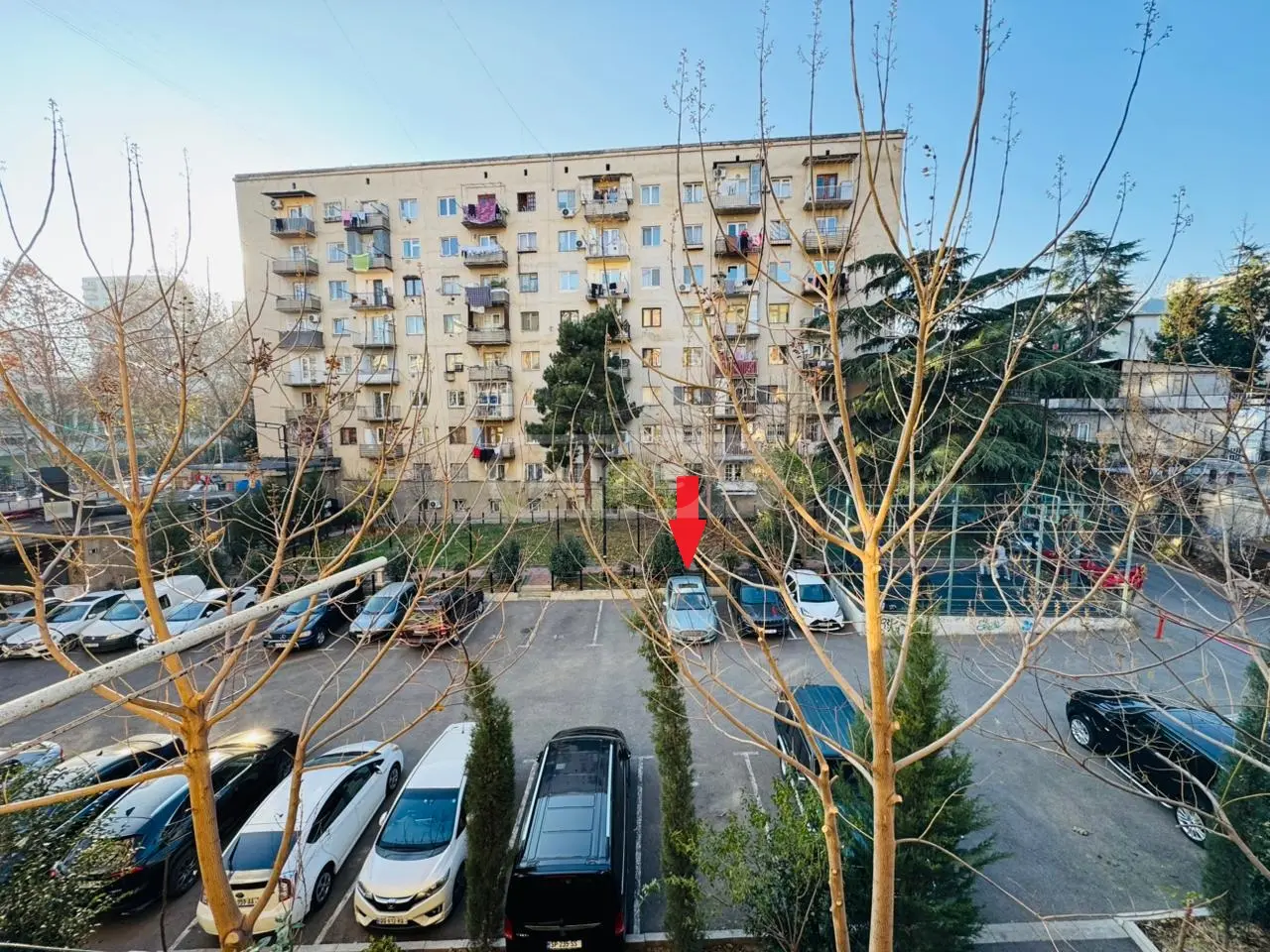  იყიდება 2 ოთახიანი  ბინა საბურთალოზე  ვაჟა-ფშაველას გამზირზე 