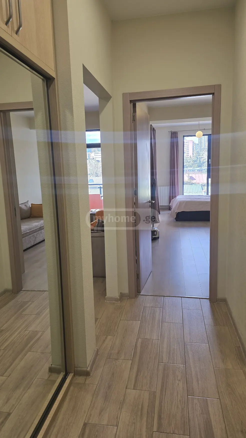  ქირავდება 2 ოთახიანი  ბინა საბურთალოზე  ქავთარაძის ქუჩაზე 