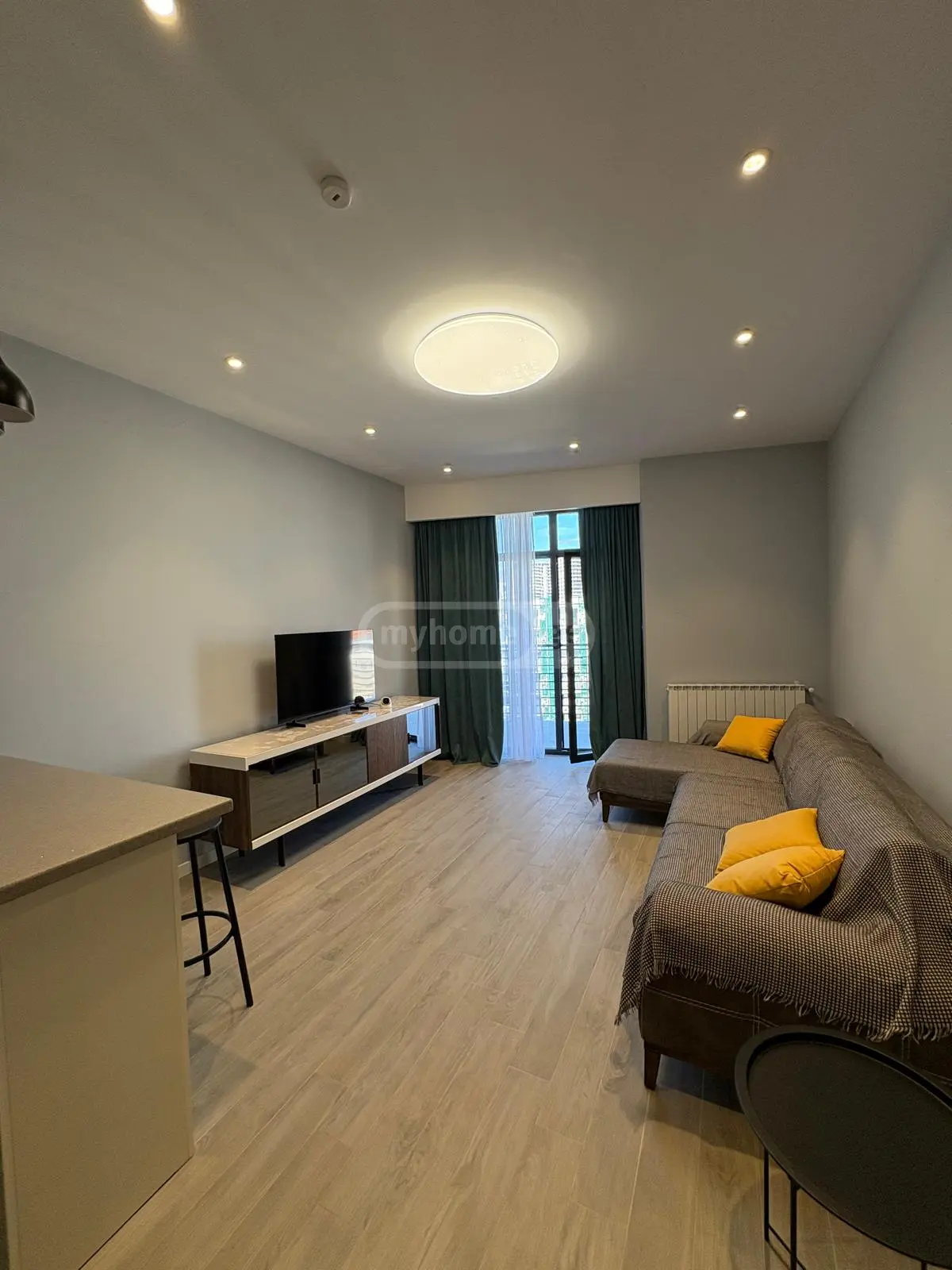  ქირავდება 2 ოთახიანი  ბინა საბურთალოზე  უნივერსიტეტის ქუჩაზე 