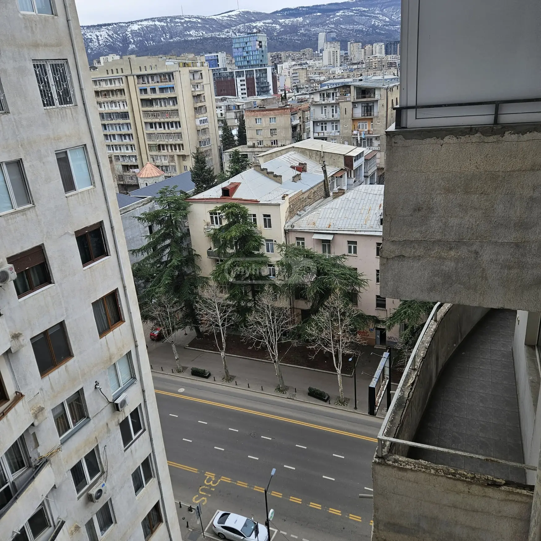  ქირავდება 2 ოთახიანი  ბინა საბურთალოზე  შარტავას ქუჩაზე 