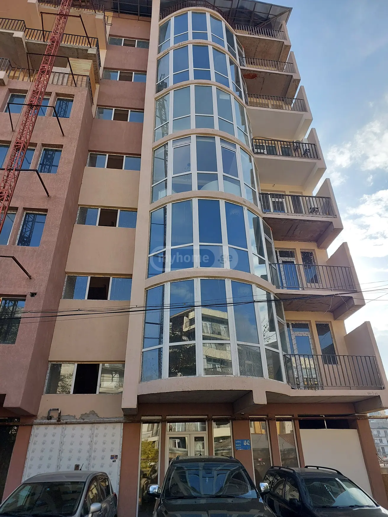  იყიდება 4 ოთახიანი  ბინა საბურთალოზე  საირმის ქუჩაზე 