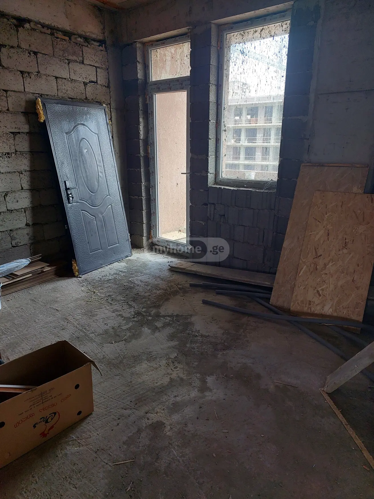  იყიდება 4 ოთახიანი  ბინა საბურთალოზე  საირმის ქუჩაზე 