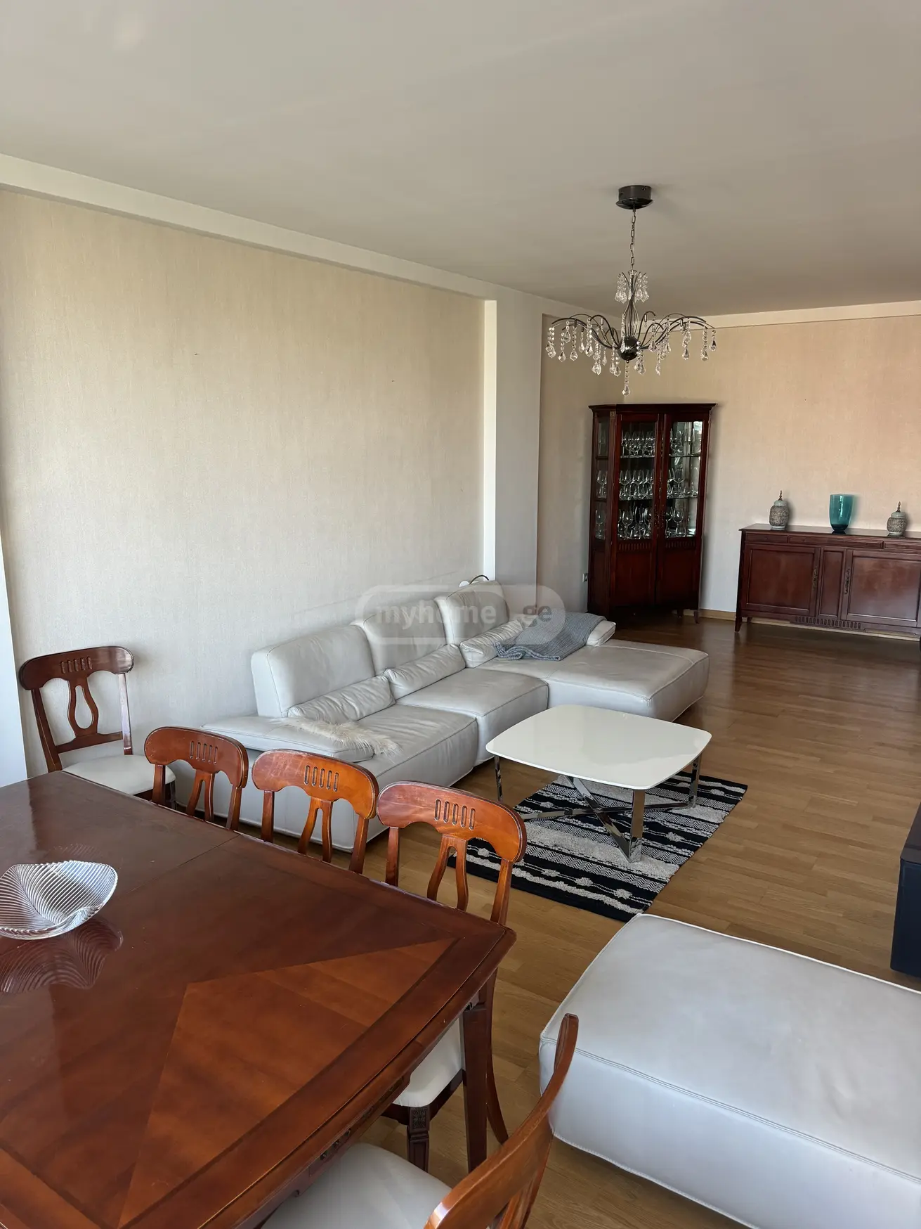  For Rent 4 room  Apartment in Vake dist.  in I. Chavchavadze Ave. 