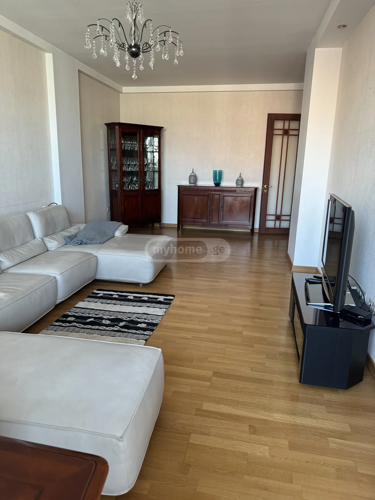  For Rent 4 room  Apartment in Vake dist.  in I. Chavchavadze Ave. 