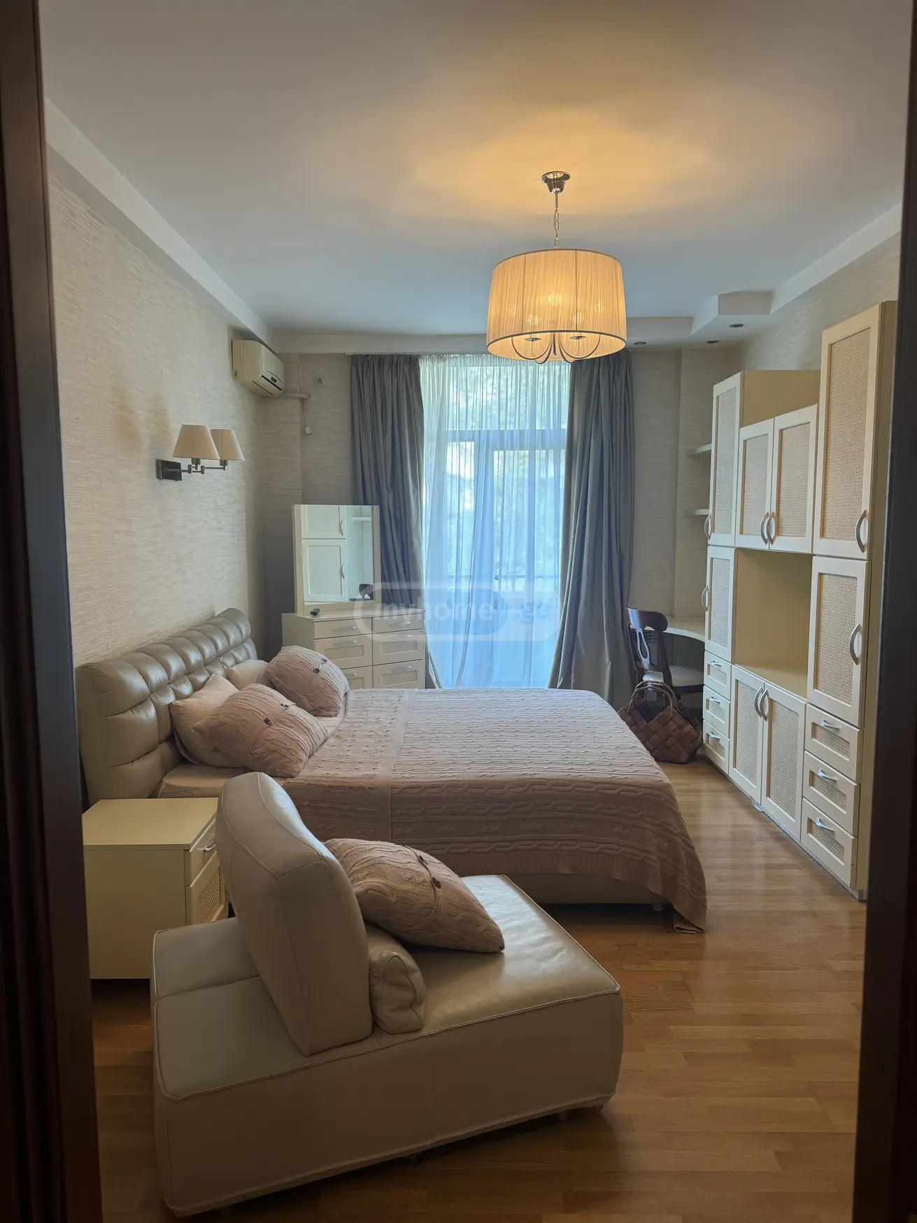  For Rent 4 room  Apartment in Vake dist.  in I. Chavchavadze Ave. 