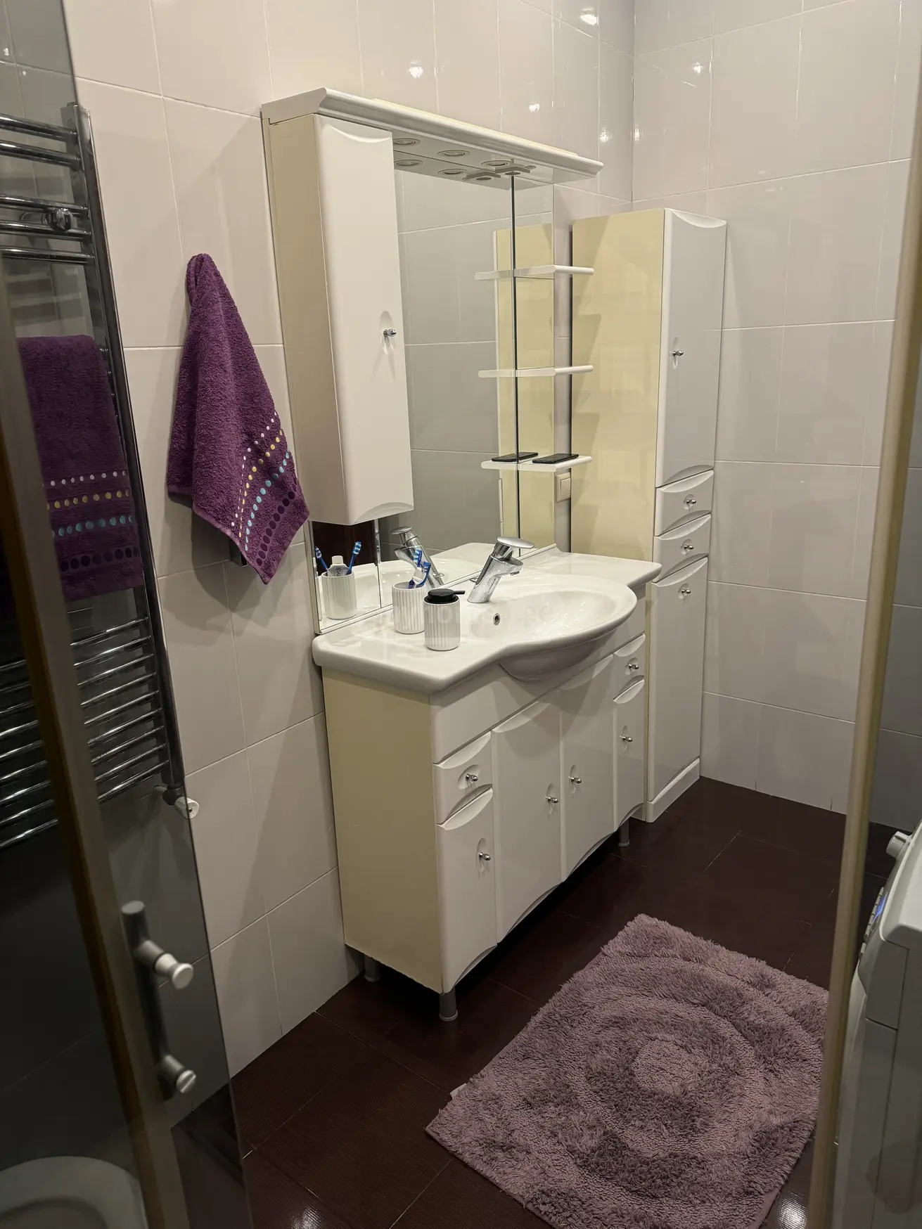  For Rent 4 room  Apartment in Vake dist.  in I. Chavchavadze Ave. 