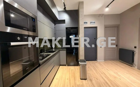  ქირავდება 3 ოთახიანი  ბინა საბურთალოზე  ანა პოლიტკოვსკაიას ქუჩაზე 