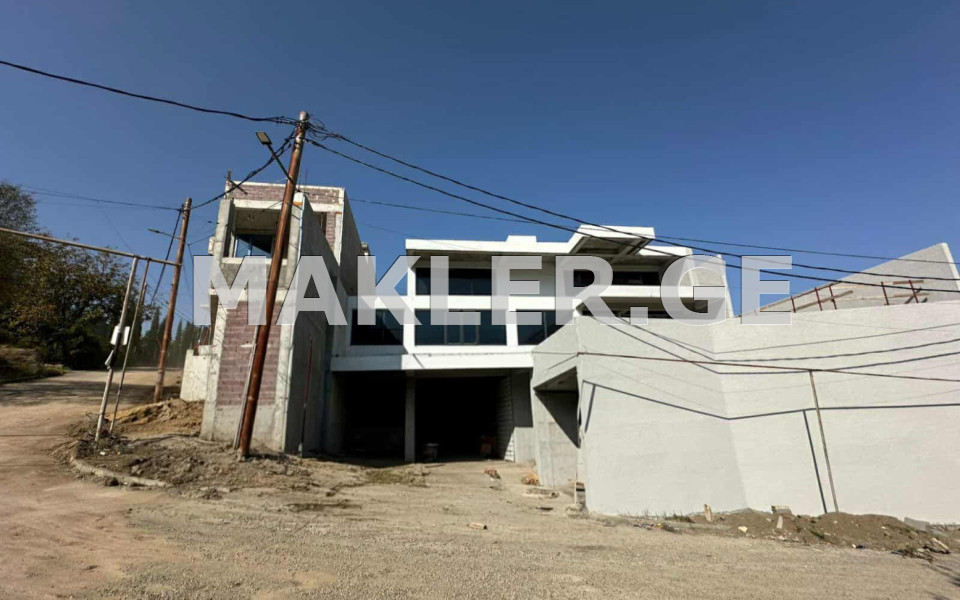  იყიდება 905 m² ფართობის საკუთარი სახლი კაკლებში