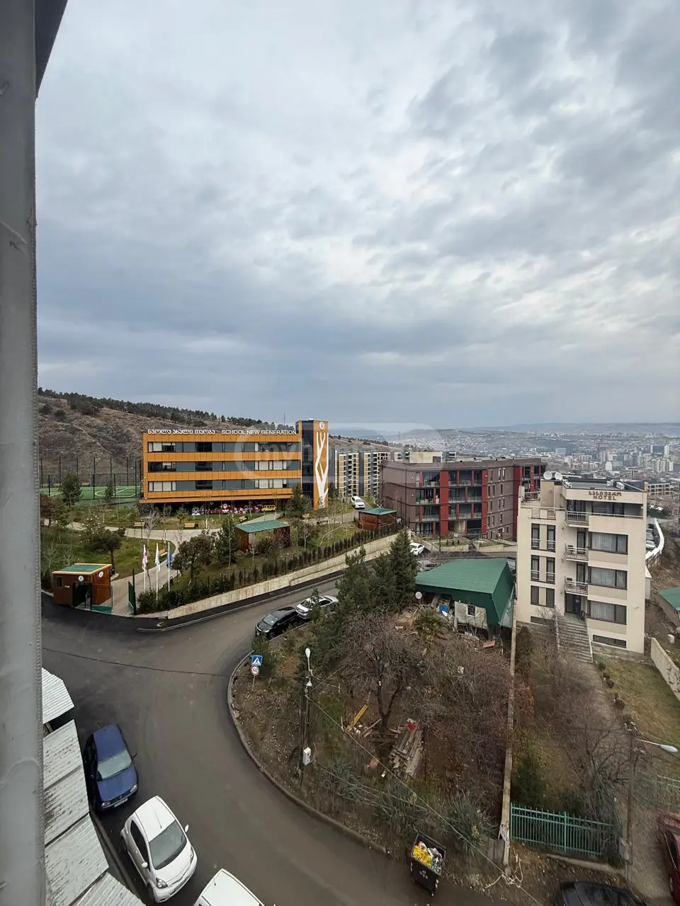  იყიდება 4 ოთახიანი  ბინა ორთაჭალაში  ორთაჭალის ქუჩაზე 