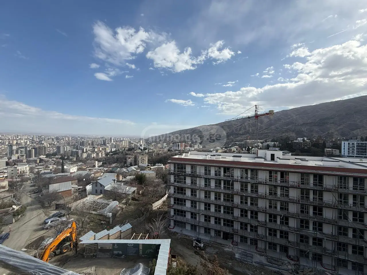  იყიდება 4 ოთახიანი  ბინა ორთაჭალაში  ორთაჭალის ქუჩაზე 