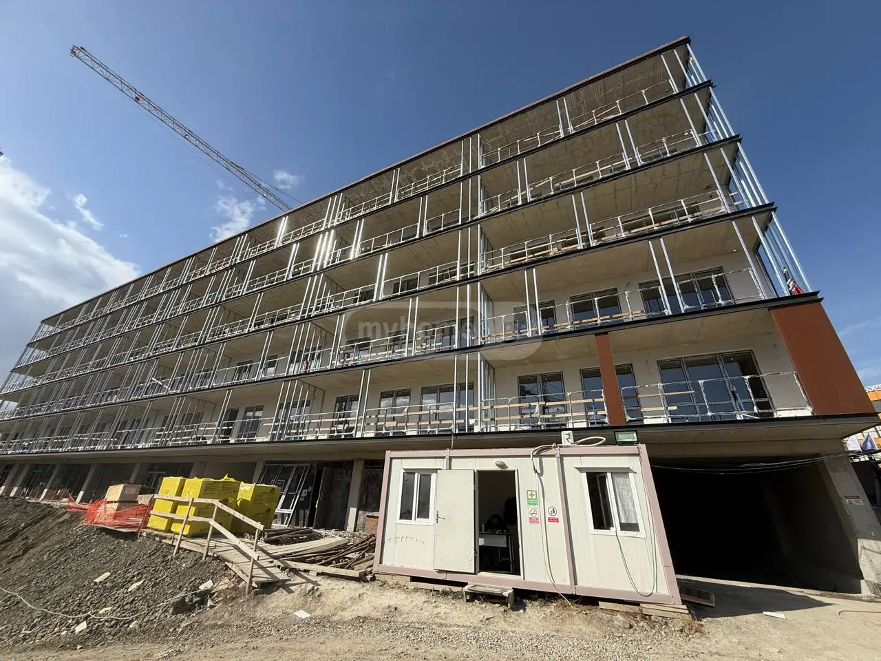  იყიდება 4 ოთახიანი  ბინა ორთაჭალაში  ორთაჭალის ქუჩაზე 