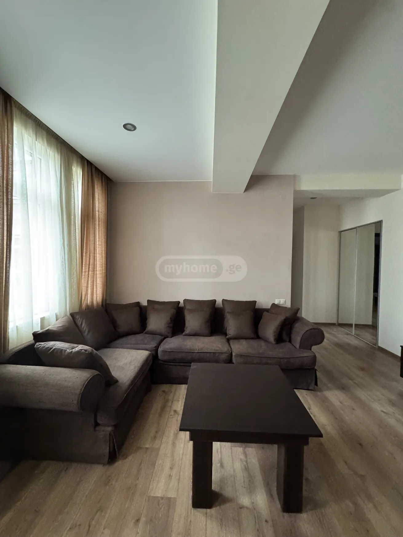  出租 3 room  公寓 萨布尔塔洛区  in Panaskertel-Tsitsishvilii st. 