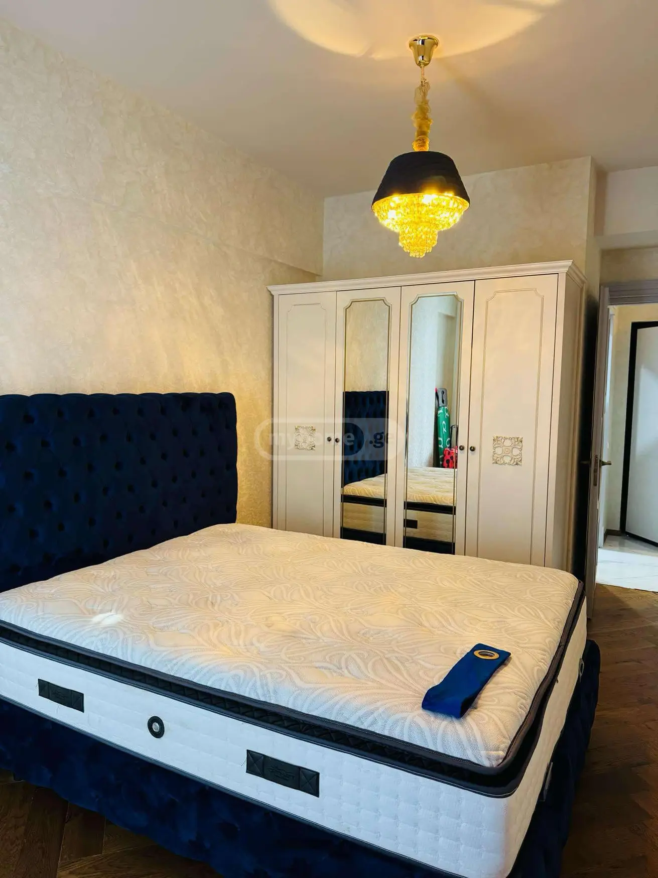  ქირავდება 3 ოთახიანი  ბინა საბურთალოზე  შარტავას ქუჩაზე 