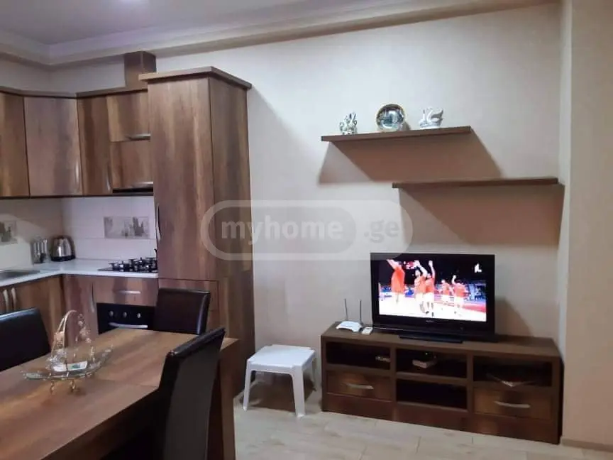  Сдаётся 3 комнатная  Квартира в Глдани  на ул. Канделаки 