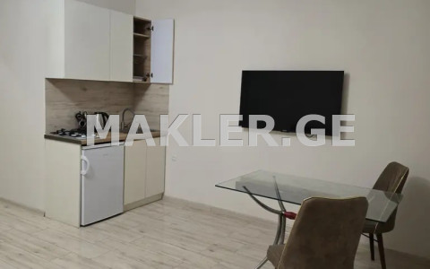  ქირავდება 3 ოთახიანი  ბინა ვერაზე  ქუჩიშვილის ქუჩაზე 