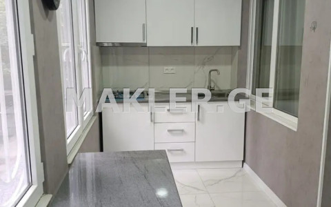  Продается 3 комнатная  Квартира в Сабуртало  на ул. Иосебидзе 