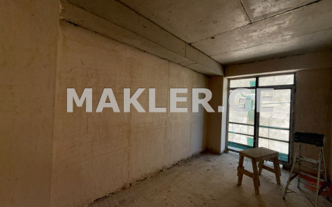  出售 3 room  公寓 萨布尔塔洛区  in Gagarini St. 