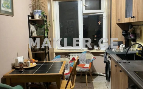  იყიდება 3 ოთახიანი  ბინა საბურთალოზე  ვაჟა-ფშაველას გამზირზე 