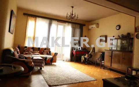  იყიდება 4 ოთახიანი  ბინა საბურთალოზე  ო. ჭილაძის ქუჩაზე 