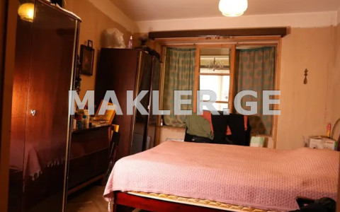  იყიდება 4 ოთახიანი  ბინა საბურთალოზე  ო. ჭილაძის ქუჩაზე 