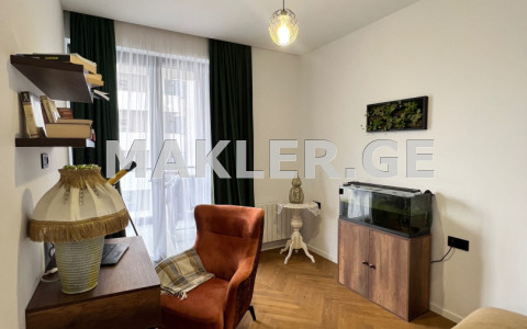  Продается 4 комнатная  Квартира в Сабуртало  на ул. Тамарашвили 