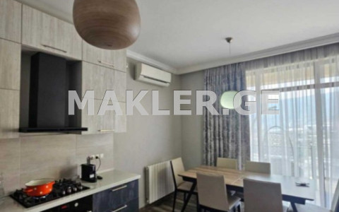  იყიდება 3 ოთახიანი  ბინა საბურთალოზე  ნუცუბიძის ქუჩაზე 