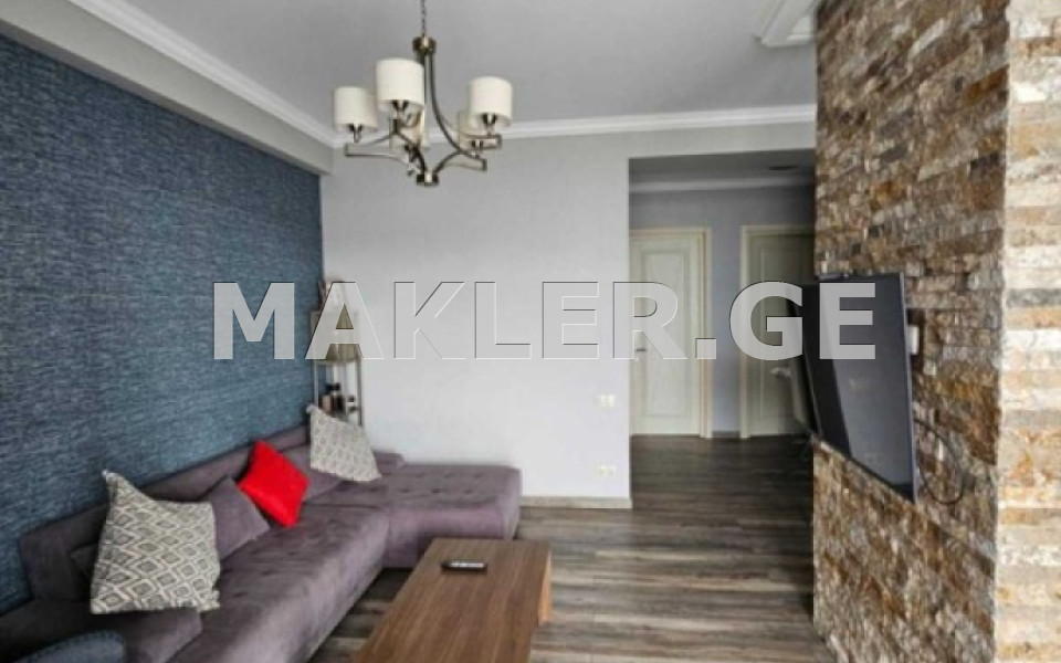  იყიდება 3 ოთახიანი  ბინა საბურთალოზე  ნუცუბიძის ქუჩაზე 