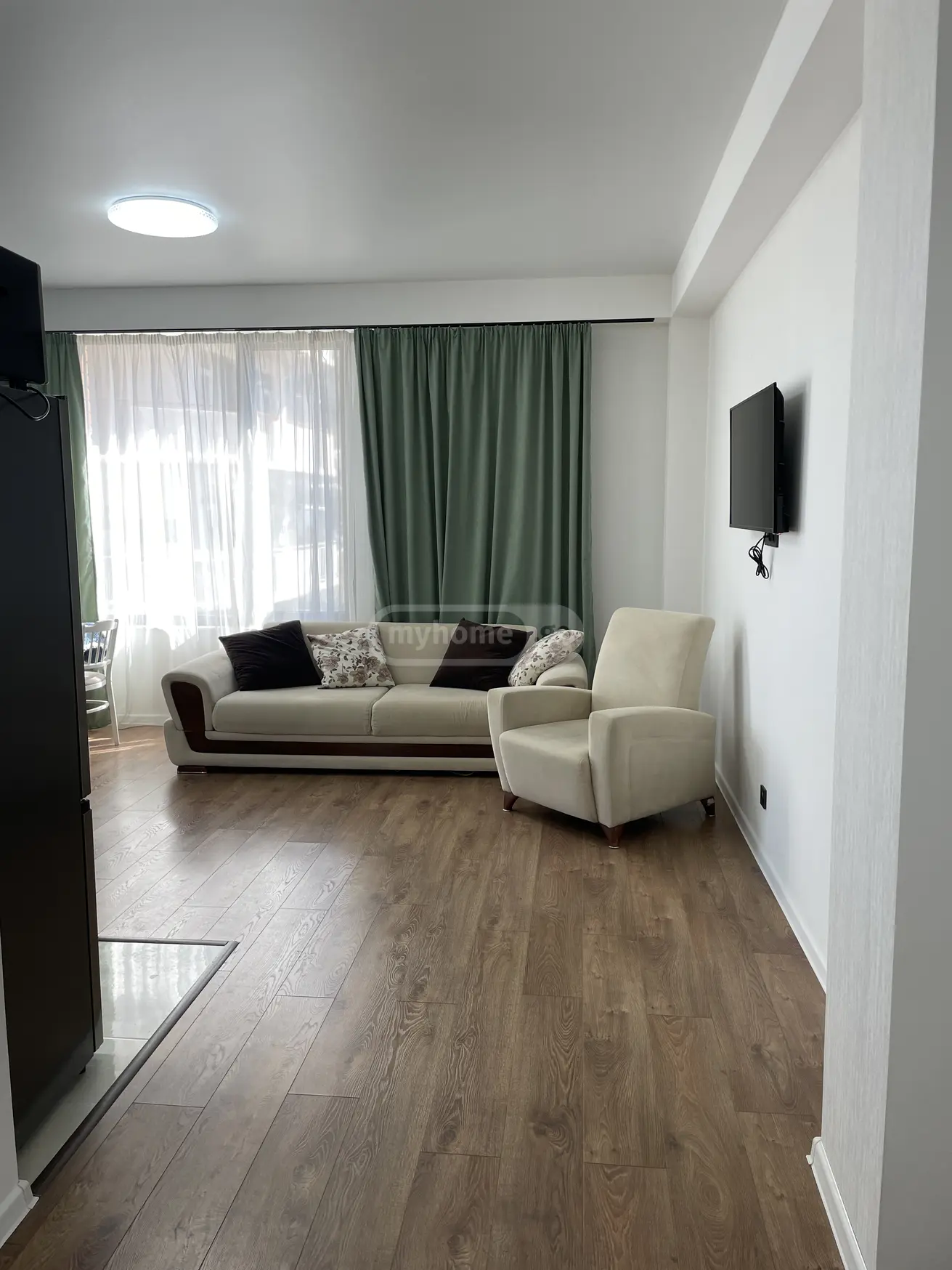  Сдаётся 3 комнатная  Квартира в Ваке  на ул. Н. Джвания 