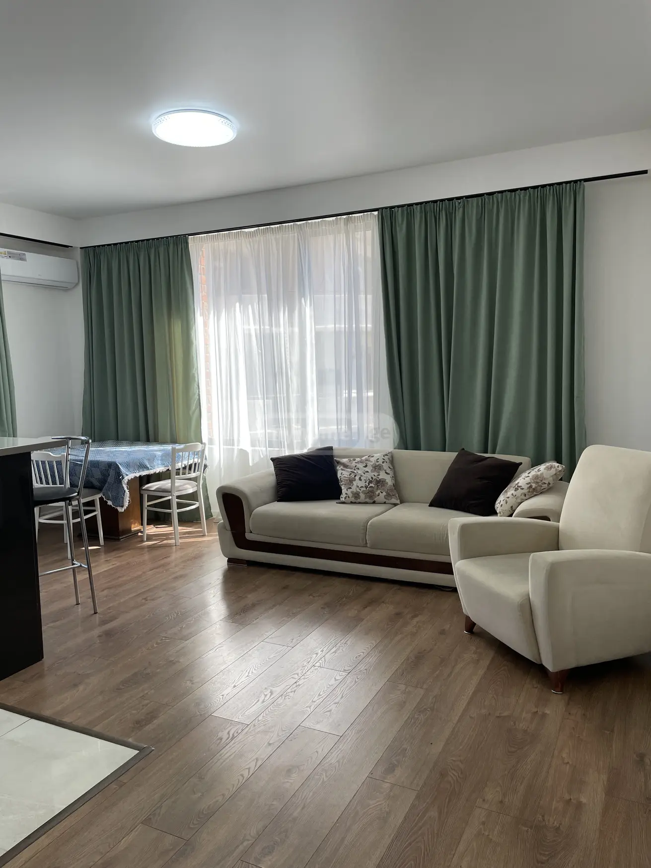  Сдаётся 3 комнатная  Квартира в Ваке  на ул. Н. Джвания 