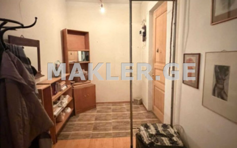  იყიდება 5 ოთახიანი  ბინა საბურთალოზე  ფანასკერტელ-ციციშვილის ქუჩაზე 