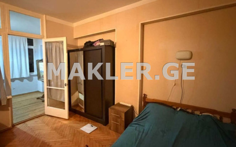  იყიდება 5 ოთახიანი  ბინა საბურთალოზე  ფანასკერტელ-ციციშვილის ქუჩაზე 