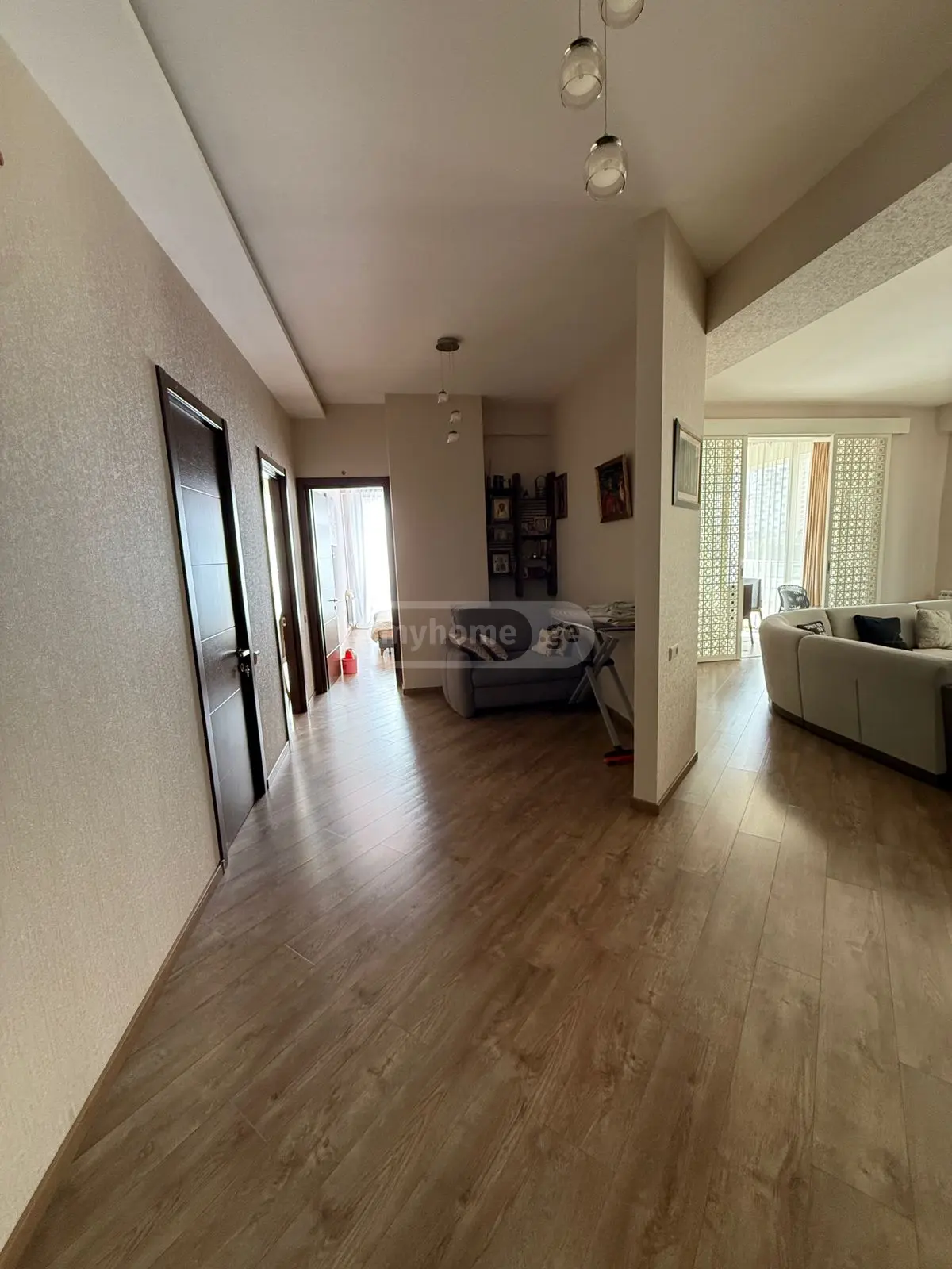  ქირავდება 4 ოთახიანი  ბინა საბურთალოზე  ჭაბუა ამირეჯიბის გზატკეცილი 