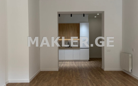  იყიდება 4 ოთახიანი  ბინა ვაკეში  ი. ჭავჭავაძის გამზ. 