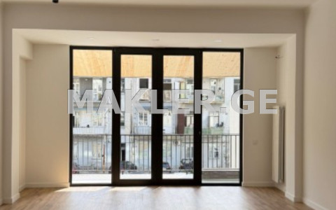  იყიდება 4 ოთახიანი  ბინა ვაკეში  ი. ჭავჭავაძის გამზ. 