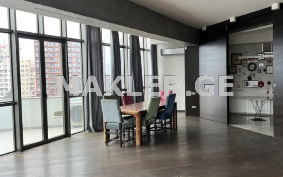  იყიდება 5 ოთახიანი  ბინა საბურთალოზე  თამარაშვილის ქუჩაზე 