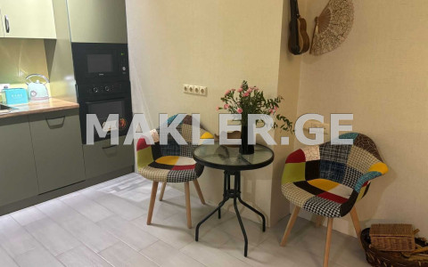  იყიდება 3 ოთახიანი  ბინა ორთაჭალაში  ნადიკვარის ქუჩაზე 