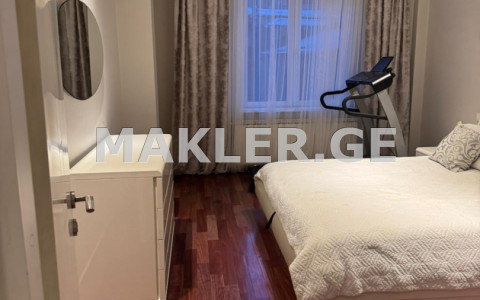  Сдаётся 5 комнатная  Квартира в Ваке  на ул. Палиашвили 