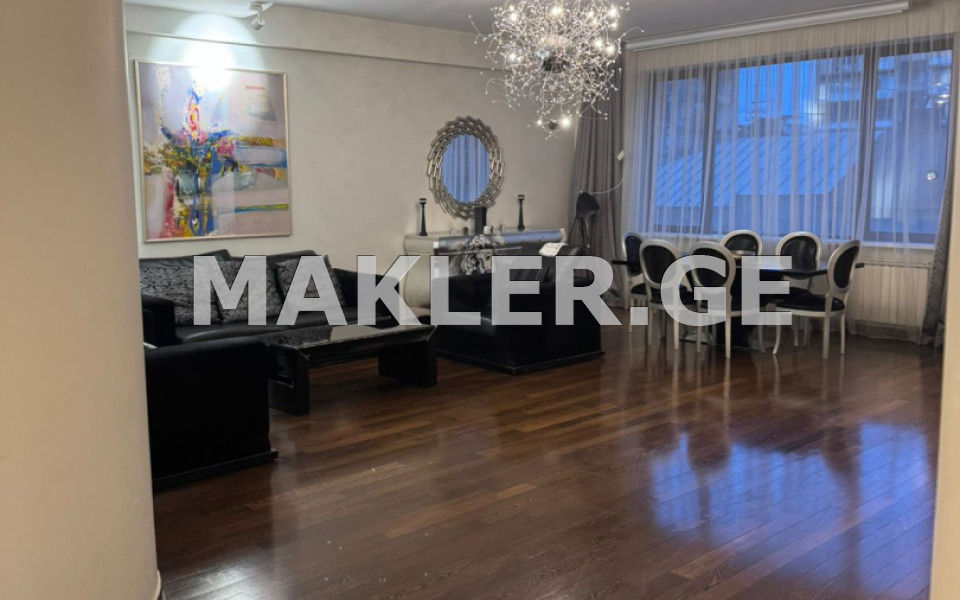  Сдаётся 5 комнатная  Квартира в Ваке  на ул. Палиашвили 