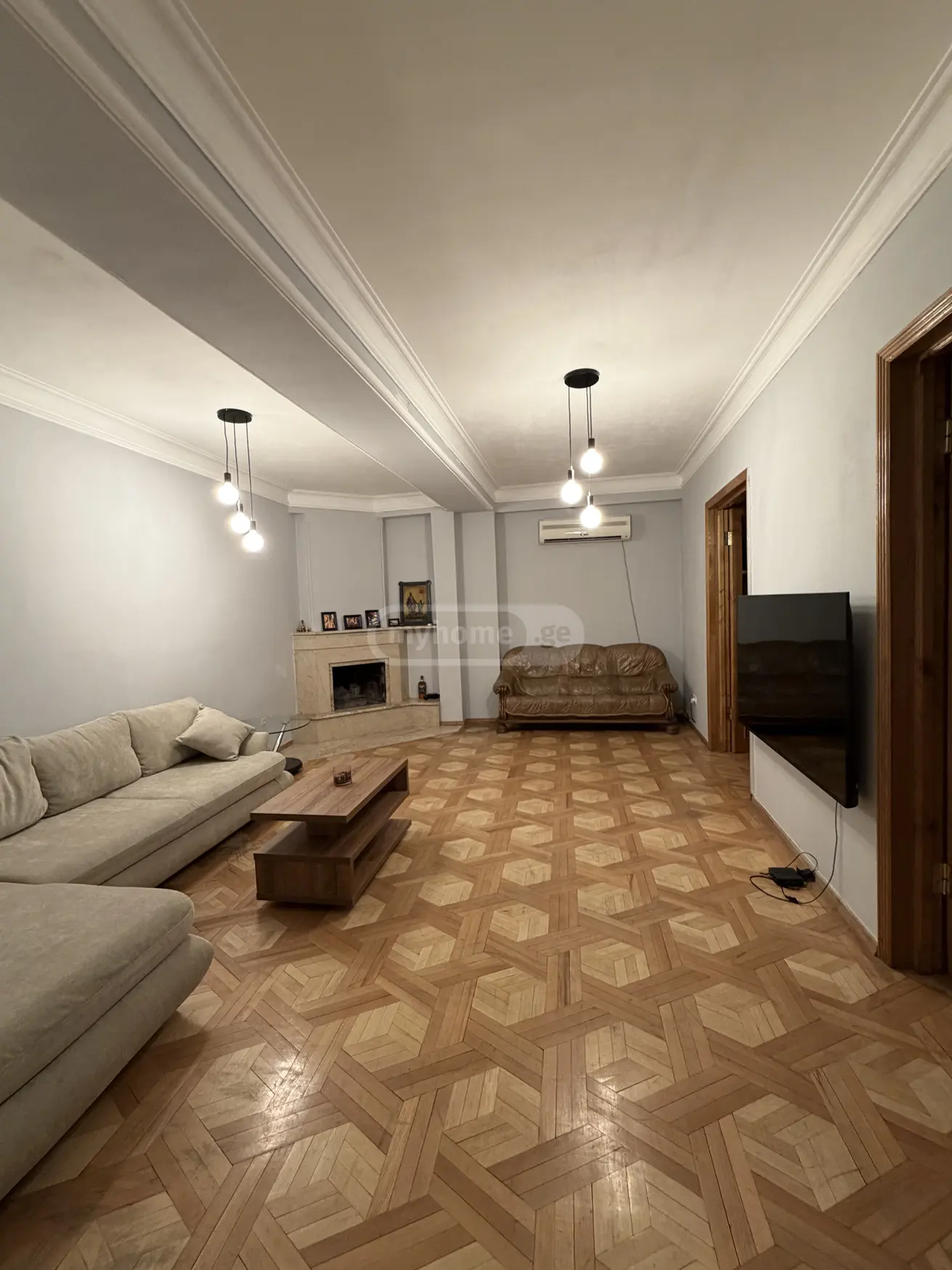  ქირავდება 3 ოთახიანი  ბინა ვაკეში  ატენის  ქუჩაზე 